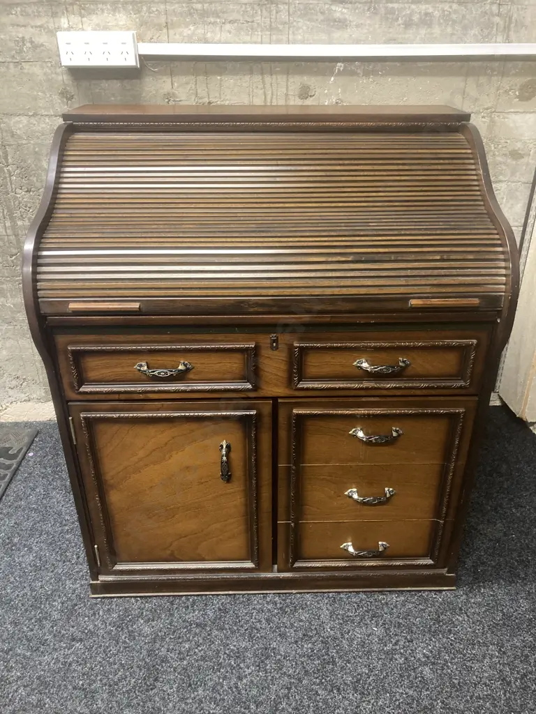 Vintage Wooden Rolltop Desk (No Key). H105 W88 D60cm Image 1++