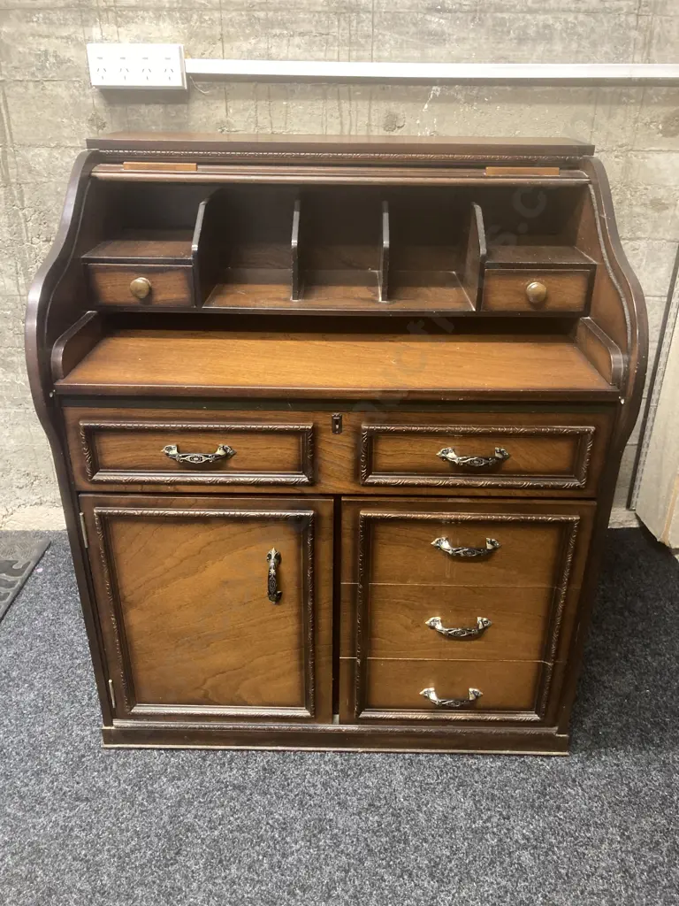 Vintage Wooden Rolltop Desk (No Key). H105 W88 D60cm Image 1++