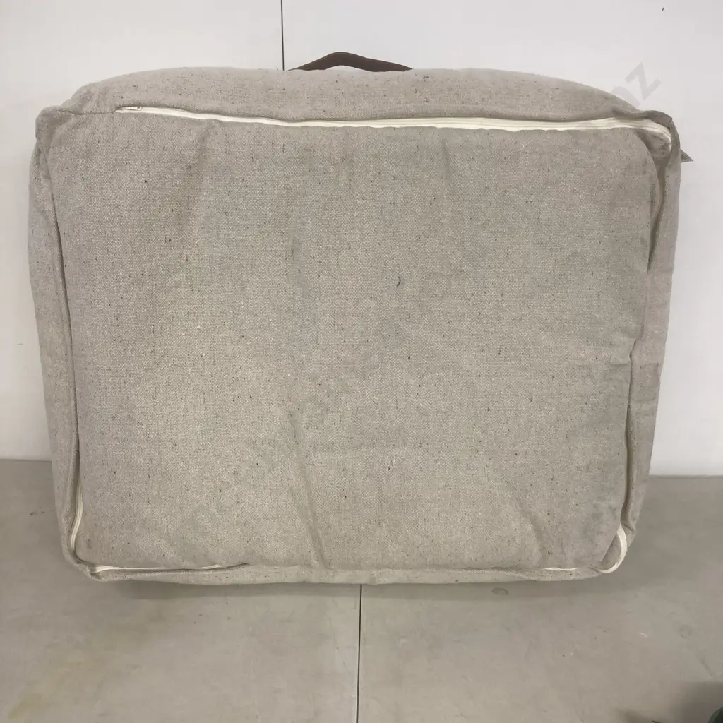 Anko Pet Bed Large Bolstered 25 x 75 x 60cm With Turtle Pet Toy Image 1++