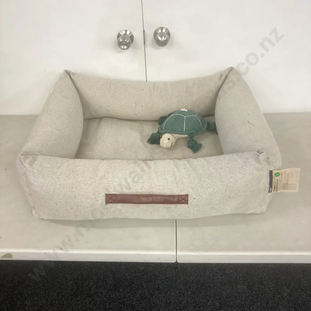 Anko Pet Bed Large Bolstered 25 x 75 x 60cm With Turtle Pet Toy Image 1++