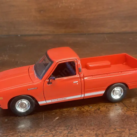 Maisto 1973 Datsun 620 Pickup, Red Collectors Edition 1:24 Diecast With Opening Doors