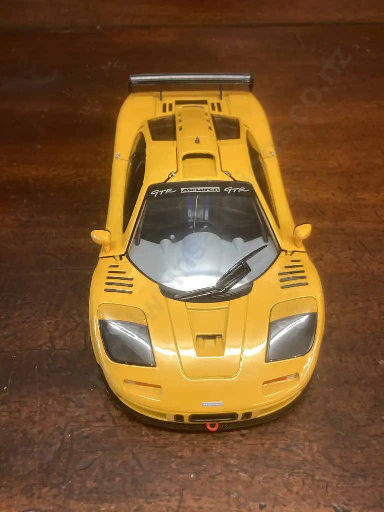 Solido 1/18 McLaren F1 GTR Orange Papaya,1996 (As Found Condition) With 2 Flags Image 1++