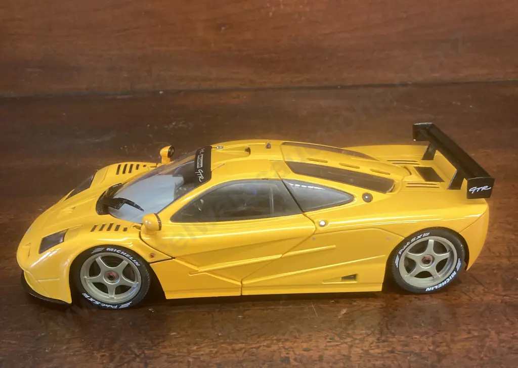 Solido 1/18 McLaren F1 GTR Orange Papaya,1996 (As Found Condition) With 2 Flags Image 1++