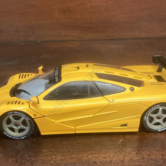 Solido 1/18 McLaren F1 GTR Orange Papaya,1996 (As Found Condition) With 2 Flags