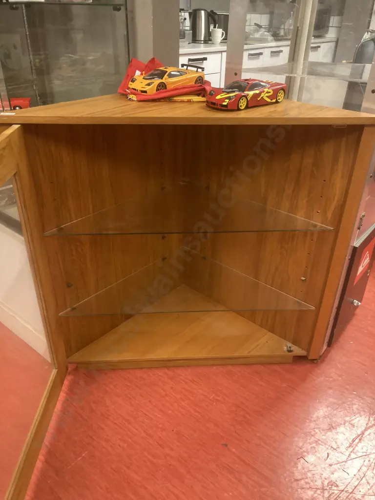 Rimu Effect Corner Display Cabinet, Glass Door & 2 Glass Shelves. H91 W96.5 D48cm Image 1++