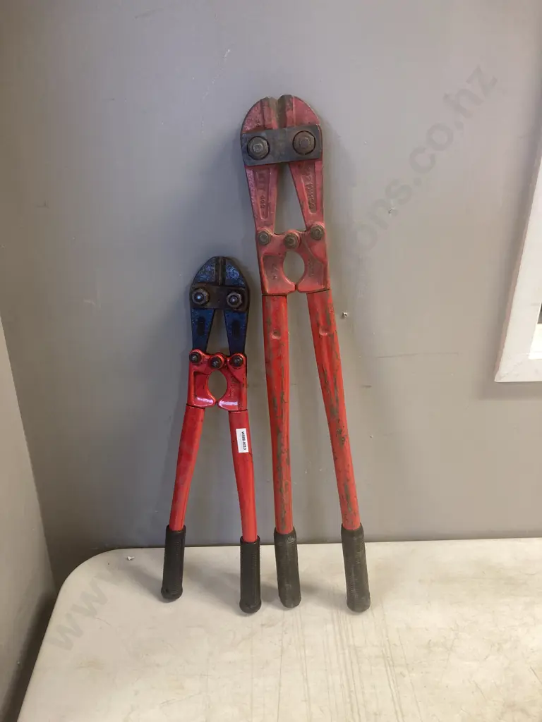 18" & 24" Bolt Cutters Image 1++