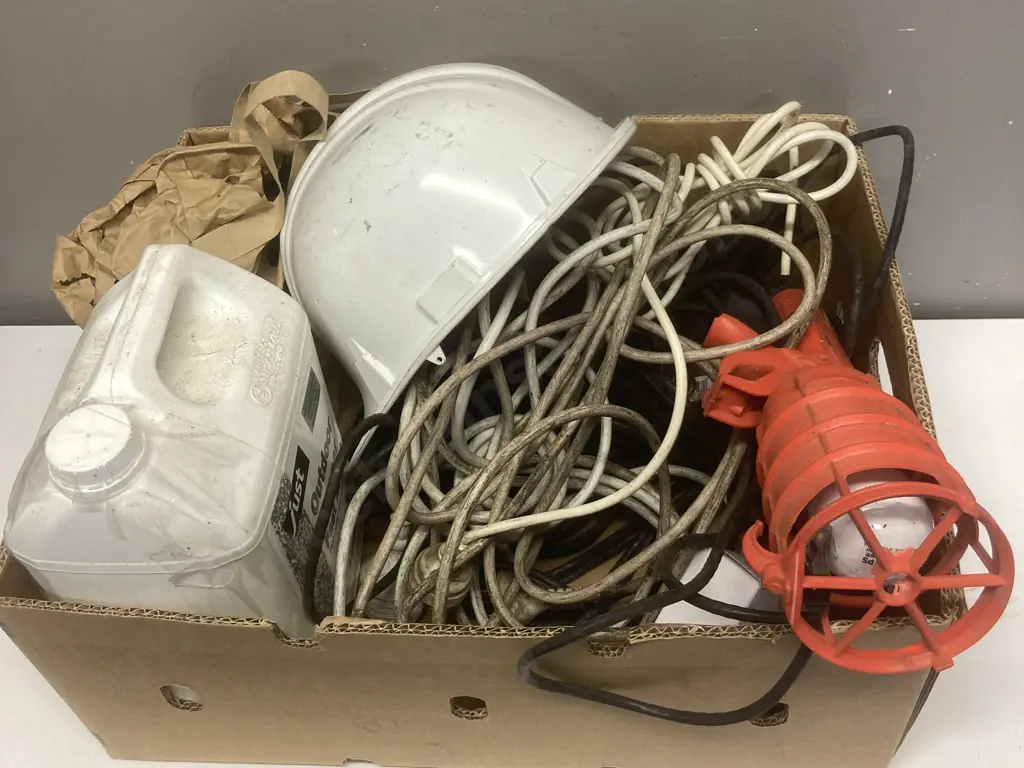 Box Lot Outdoor Cleaner Fast Action, Worklight, Hard Hat, Leads Etc Image 1++