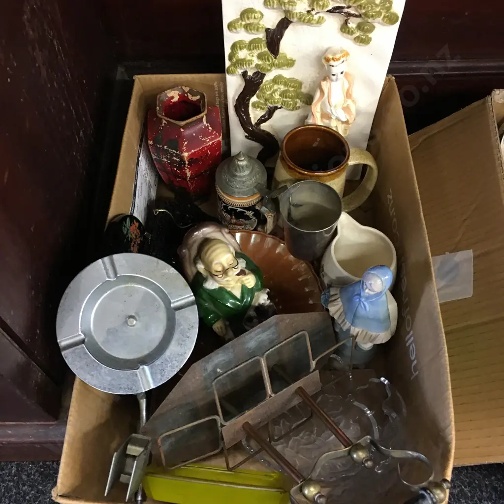 Selection Of Vintage China, Glassware & Ornaments Image 1++