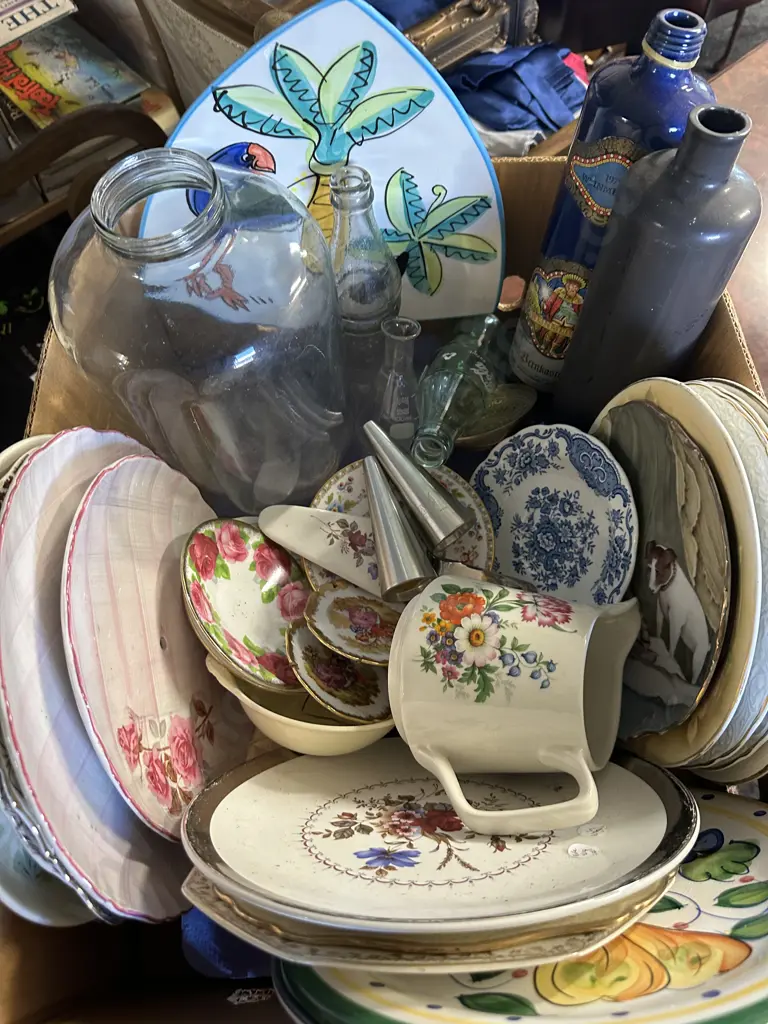 Box Lot Of Assorted China & Glassware Including Pewter Salt & Pepper Shakers Image 1++