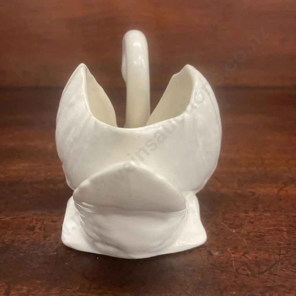 A Small Crown Lynn Swan 154. H9 W14 D8.5cm Image 1++