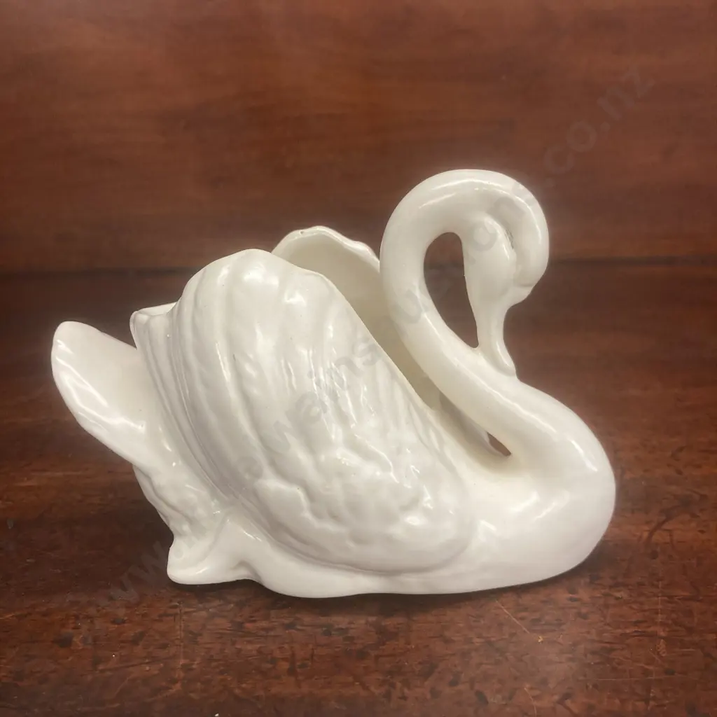 A Small Crown Lynn Swan 154. H9 W14 D8.5cm Image 1++