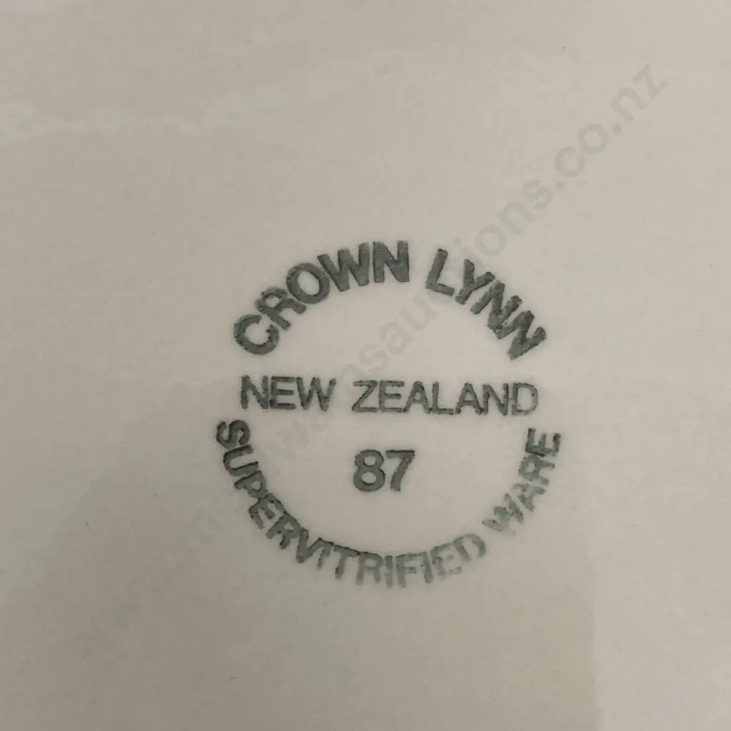 RNZAF Crested Crown Lynn 29cm Oval Dinner Plates x 3, Blue Crest Image 1++