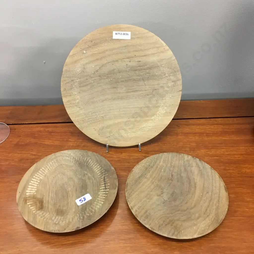 New Zealand Puriri Plates x 3, Signed & Numbered Image 1++