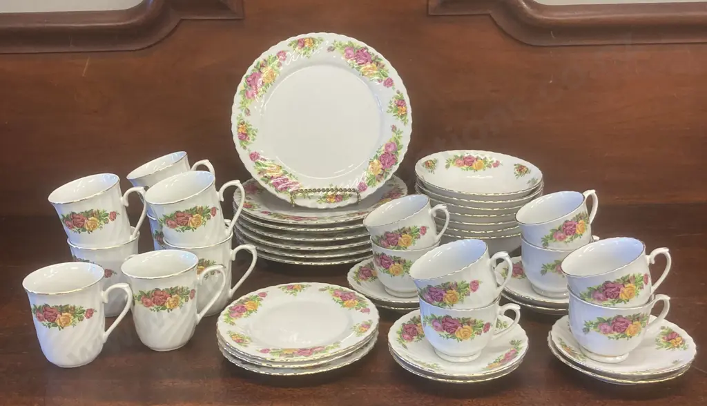 Vintage Regent China English Rose Dinnerware, 8x Duo's, 8x Coffee Cups, 7x 25cm Dinner Plates, 7x Bowls, 3x Small Plates Image 1++