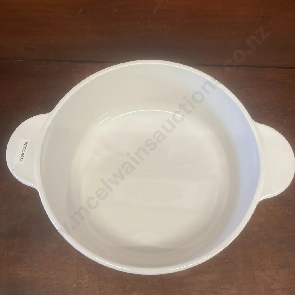 Corning Ware Lidded White Round Casserole Dish. Dia25cm Image 1++