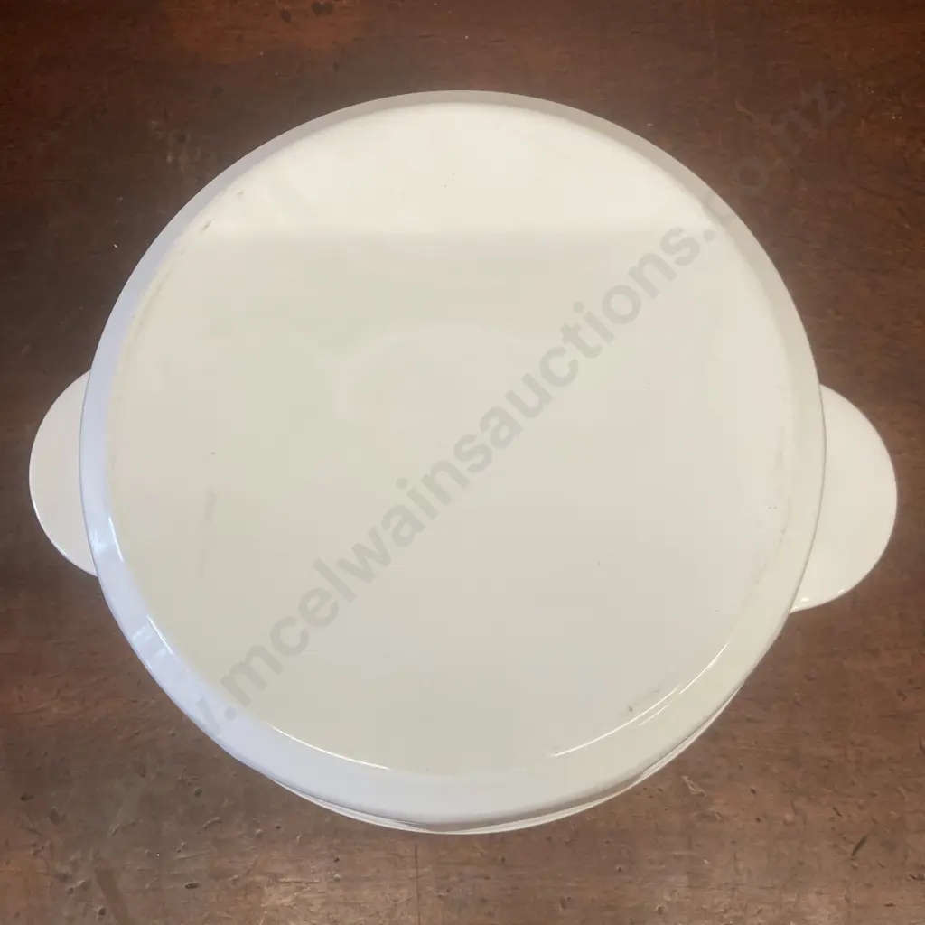 Corning Ware Lidded White Round Casserole Dish. Dia25cm Image 1++