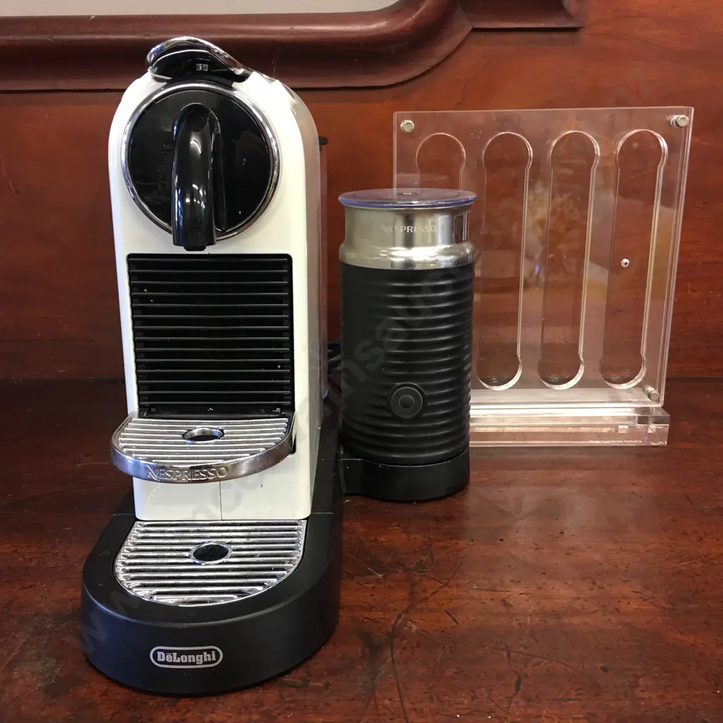 Delonghi Nespresso Machine With Capsule Stand Type EN 267.WAE  Image 1++