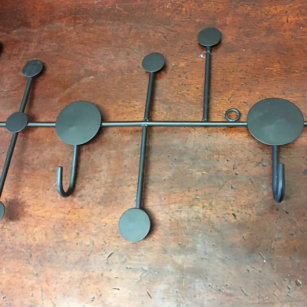 Maxwell & Willams Black Vase & Black Wall Hung Hooks Image 1++
