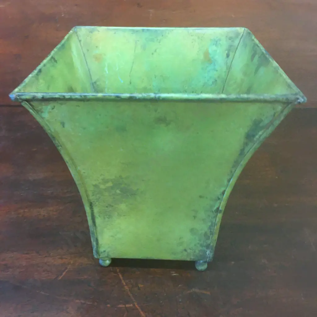 French Look Footed Planter Pot H22cm. Image 1++