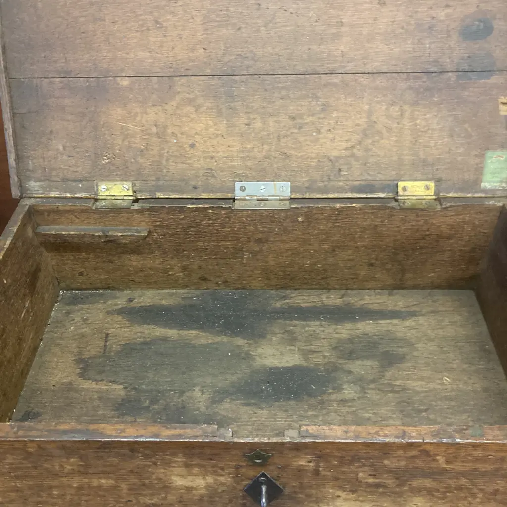 Antique Oak Mule Chest With a Single Drawer. H24 W58 D31.5cm Image 1++