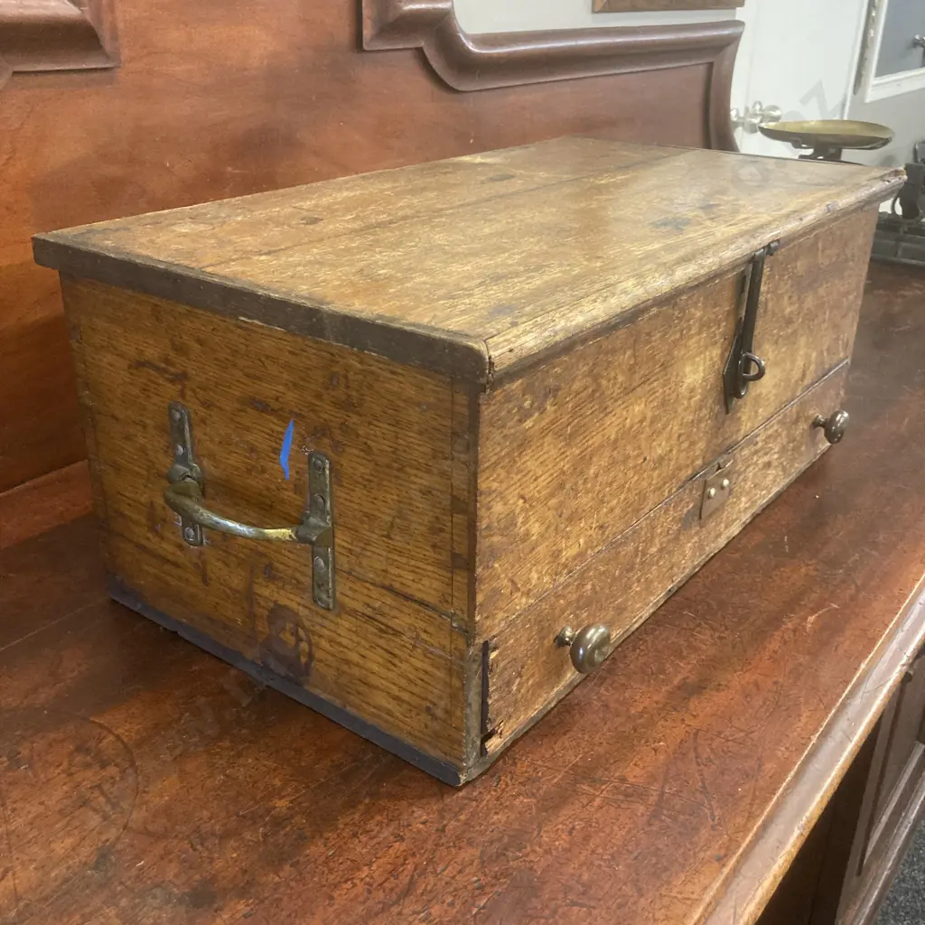 Antique Oak Mule Chest With a Single Drawer. H24 W58 D31.5cm Image 1++