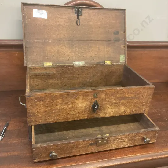 Antique Oak Mule Chest With a Single Drawer. H24 W58 D31.5cm