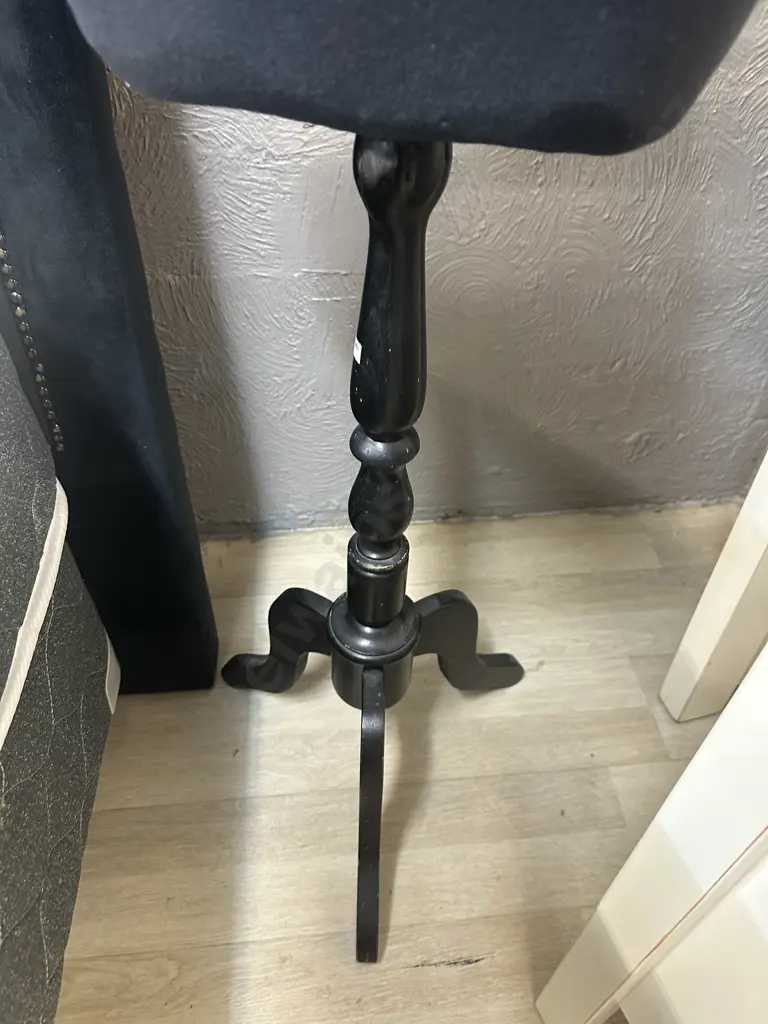 Vintage Woman Model Dress Form On a Black Wooden Stand. H142cm Image 1++