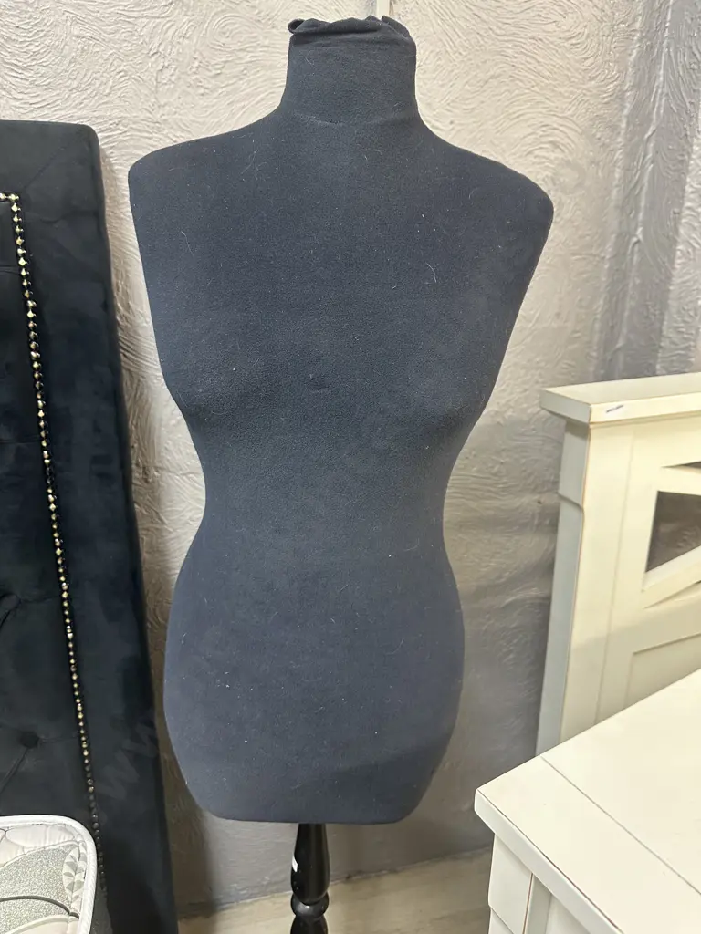 Vintage Woman Model Dress Form On a Black Wooden Stand. H142cm Image 1++