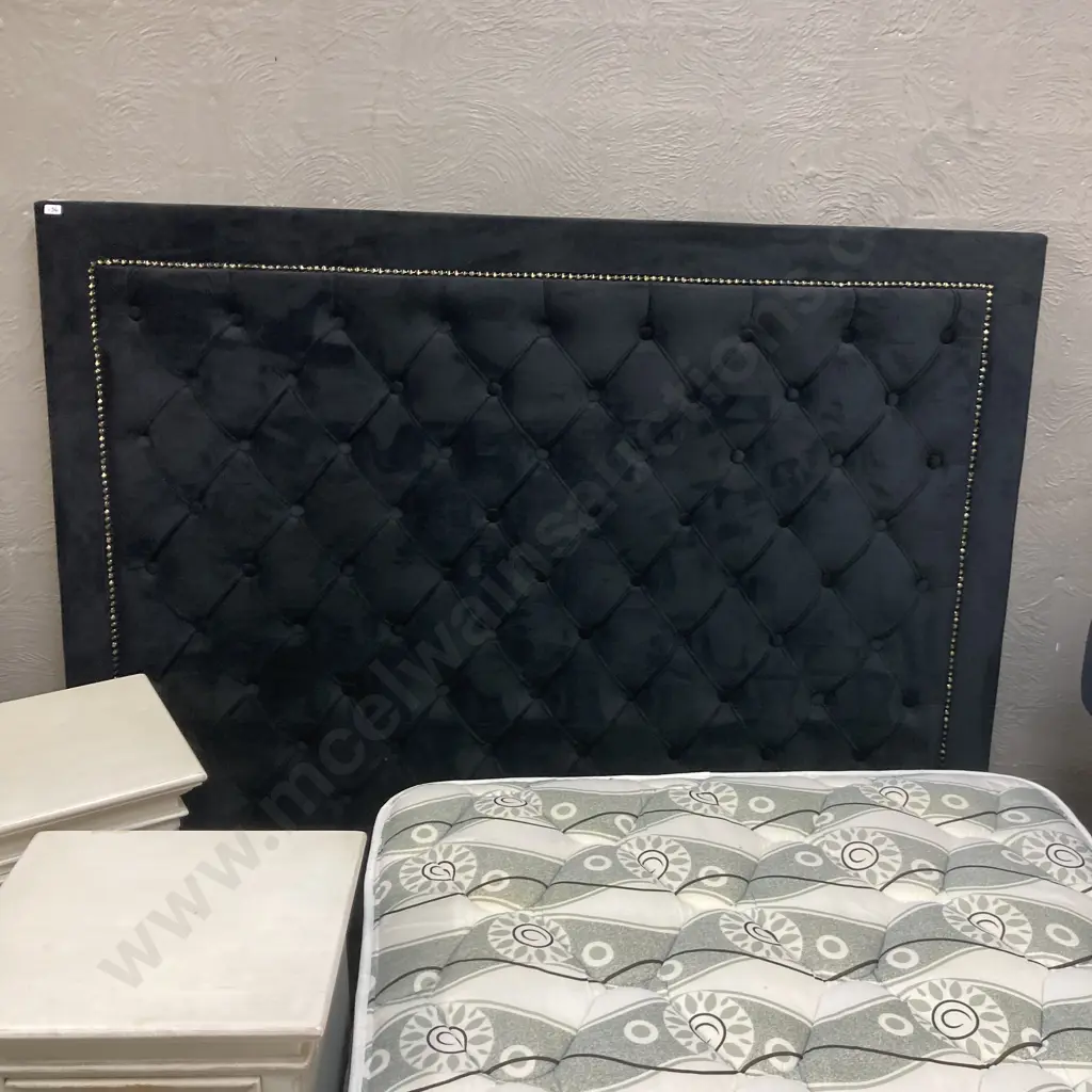 Black Plush Fabric Headboard Buttoned And Domed H140,W157cm. Image 1++