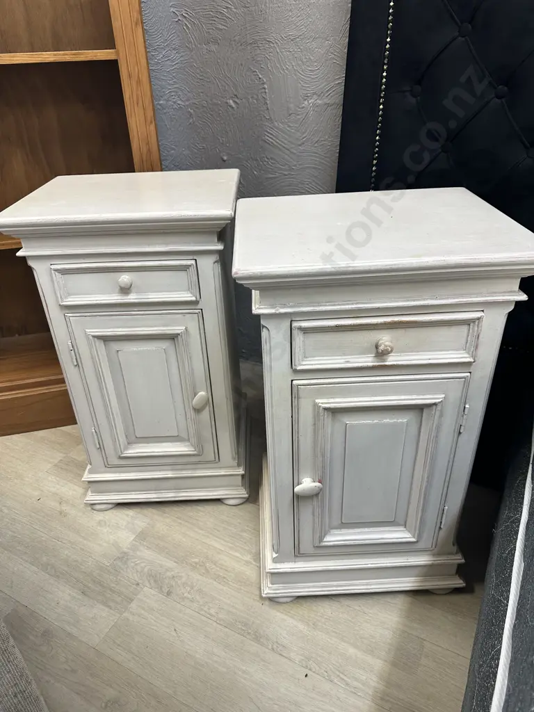 White Washed Bedroom Suite, 3 Drawer Lowboy 62x65cm, Pair of Bedsides With Single Door & Drawer 69x41cm, Wooden Bun Feet Image 1++