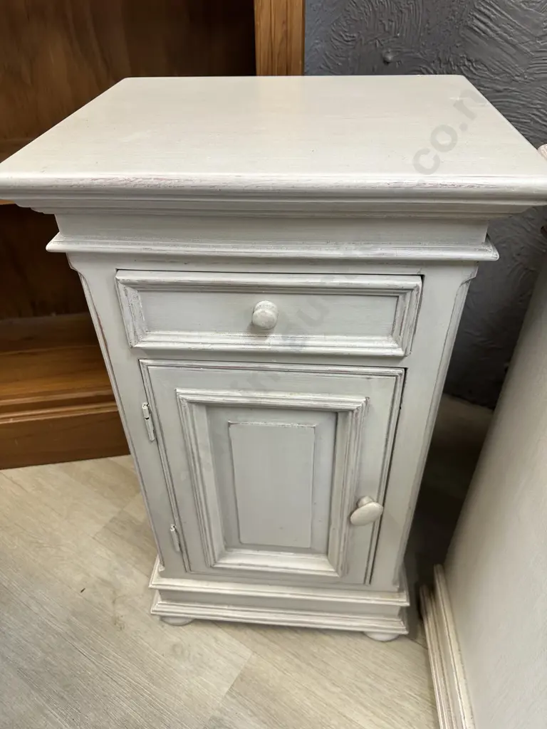 White Washed Bedroom Suite, 3 Drawer Lowboy 62x65cm, Pair of Bedsides With Single Door & Drawer 69x41cm, Wooden Bun Feet Image 1++