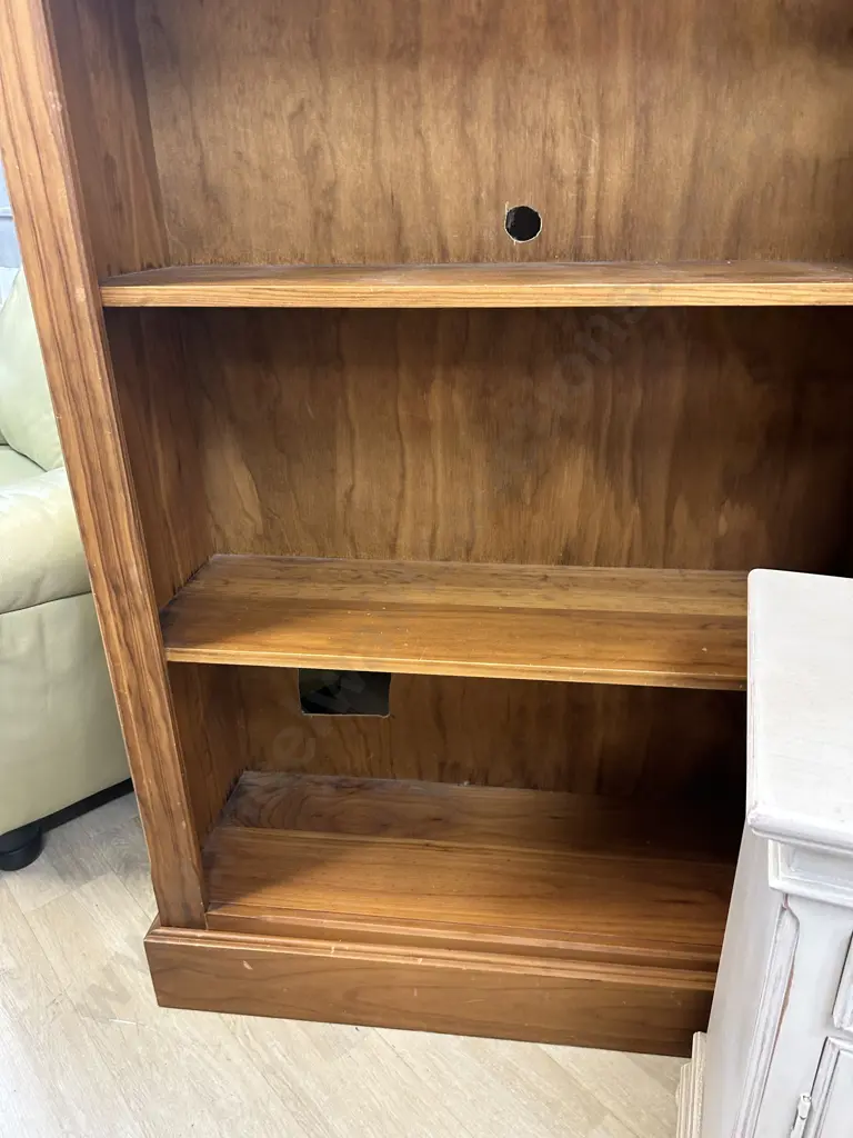 Large Pine Bookcase With 4 Fixed Shelves. H208 W97 D32cm Image 1++