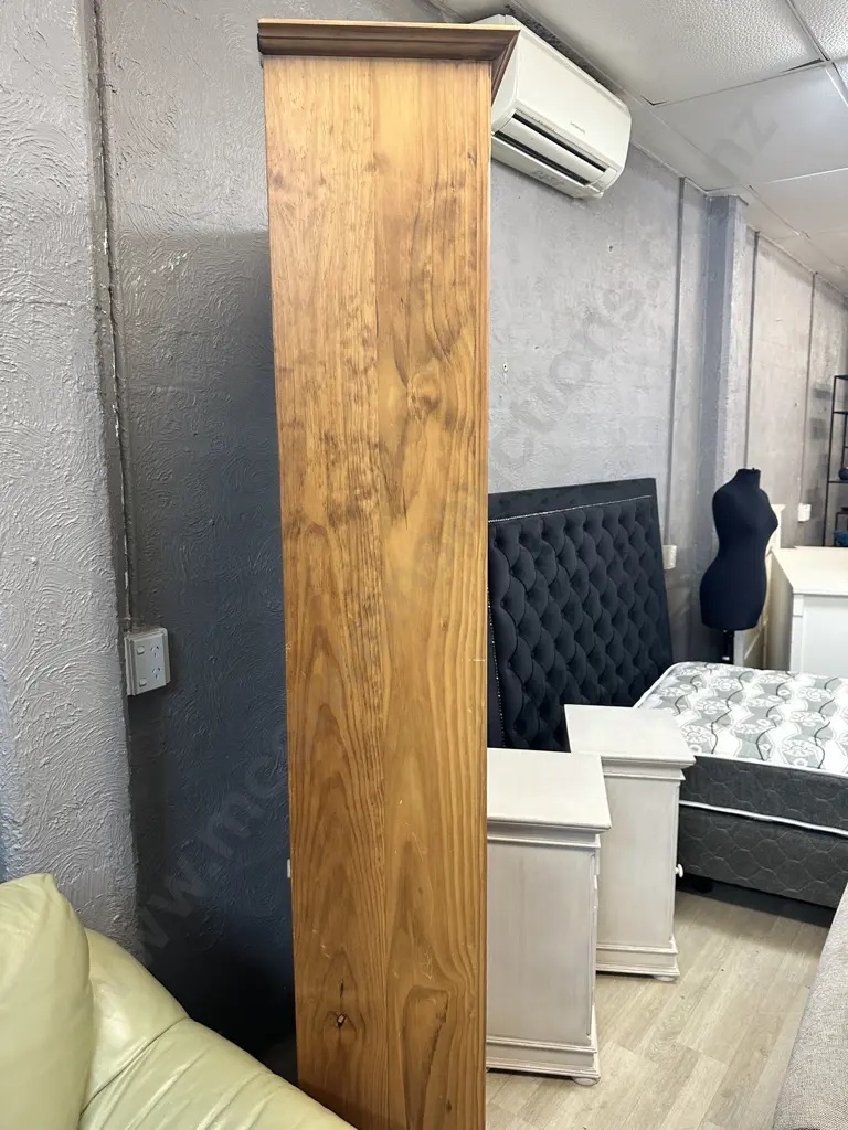 Large Pine Bookcase With 4 Fixed Shelves. H208 W97 D32cm Image 1++