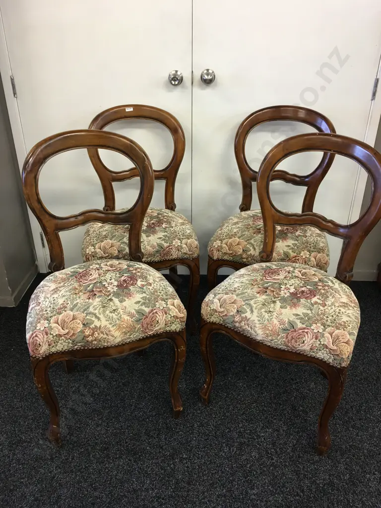 Set of Four Antique Mahogany Balloon Back Side / Dining Chairs Image 1++