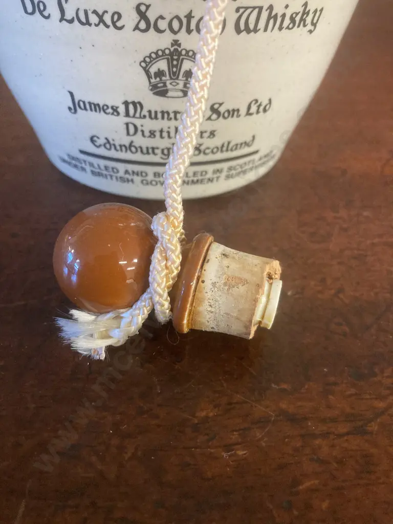 Munro's King of Kings Rare Old Whisky Decanter Circa 1970s Image 1++