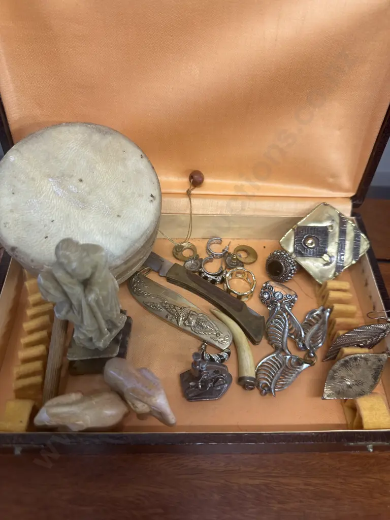 Assorted Vintage Items Including Jewellery Etc Image 1++