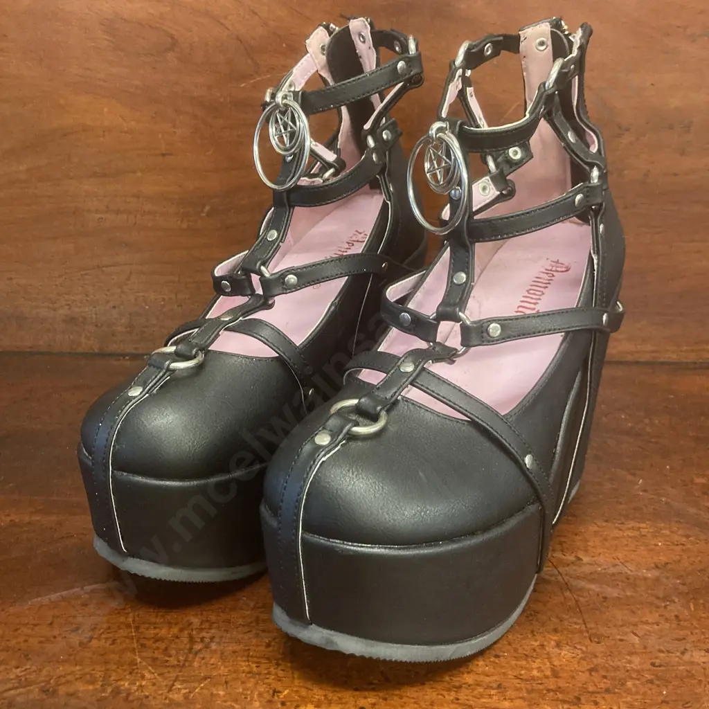 Demonia Wedge Platform, Size 8 Image 1++