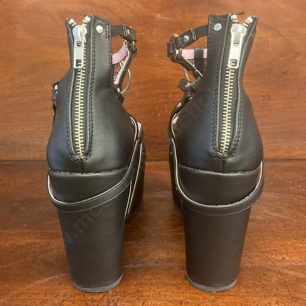 Demonia Wedge Platform, Size 8 Image 1++