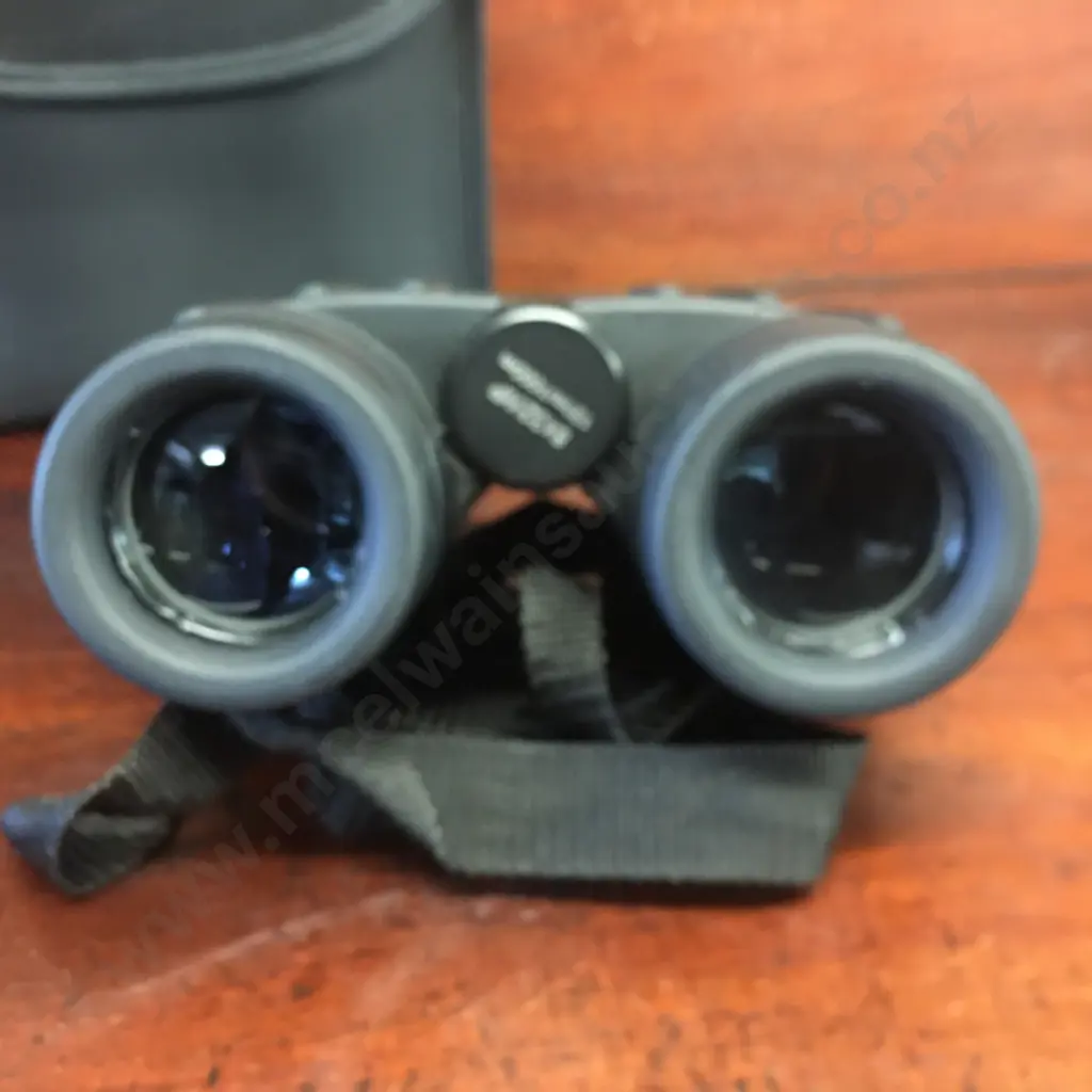 Binoculars In Black Case 8x32wp 131m/10000m Image 1++