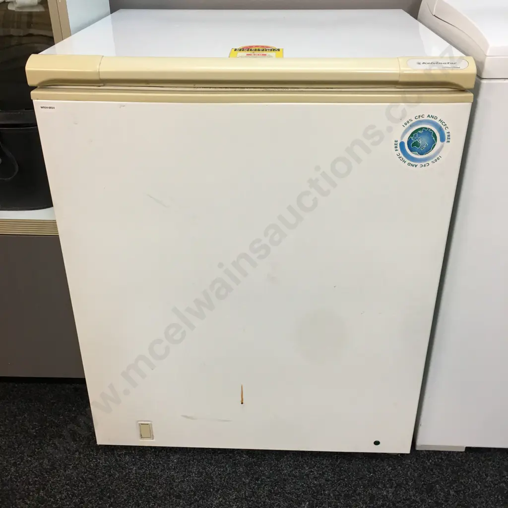 Fisher & Paykel 216 Litre Chest Freezer, Model H220X Image 1++