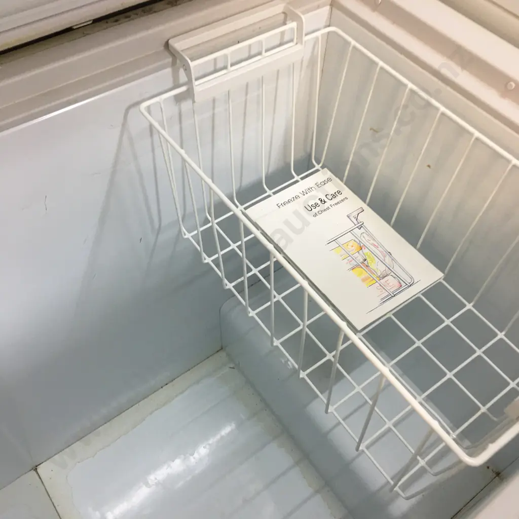 Fisher & Paykel 216 Litre Chest Freezer, Model H220X Image 1++