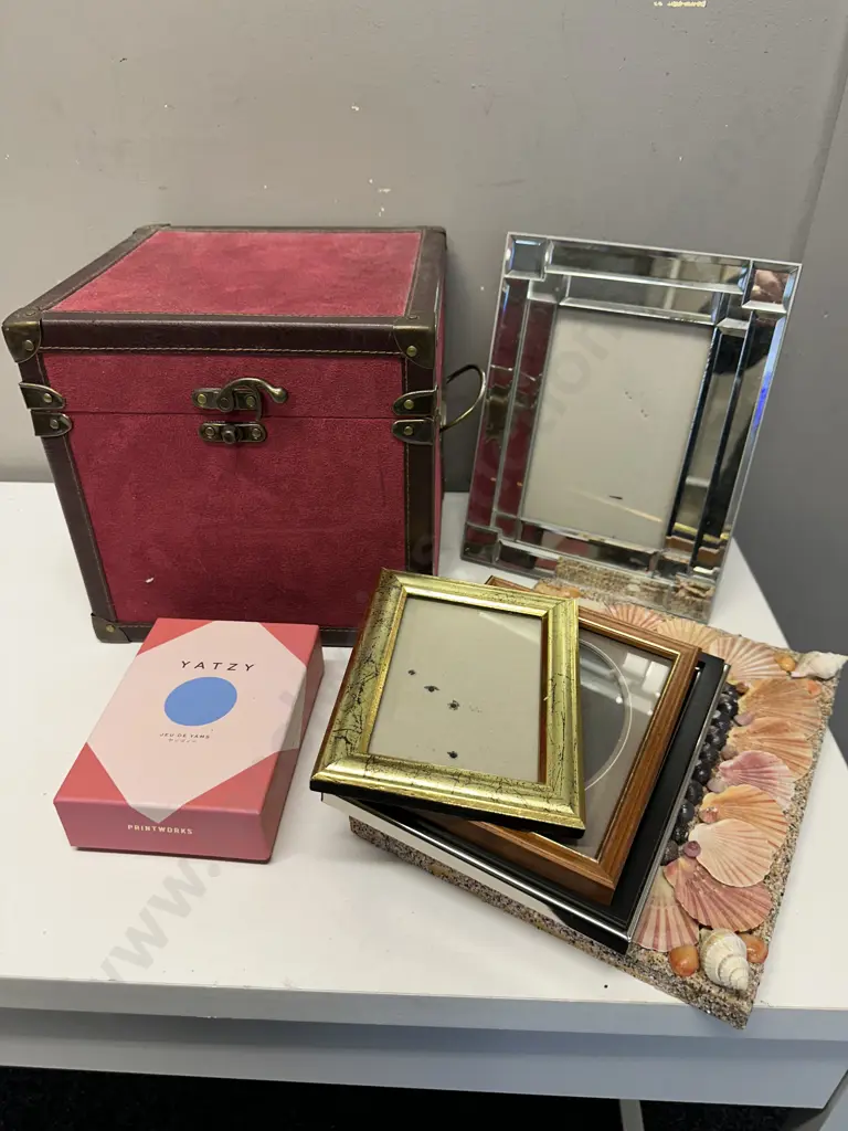 Cube Storage Box With Assorted Photo Frames & Yatzy Game Image 1++