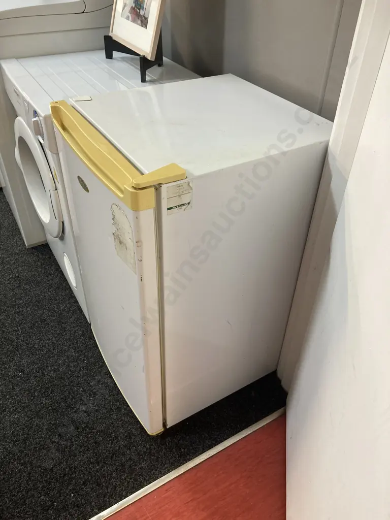 Haier Bar Fridge Image 1++