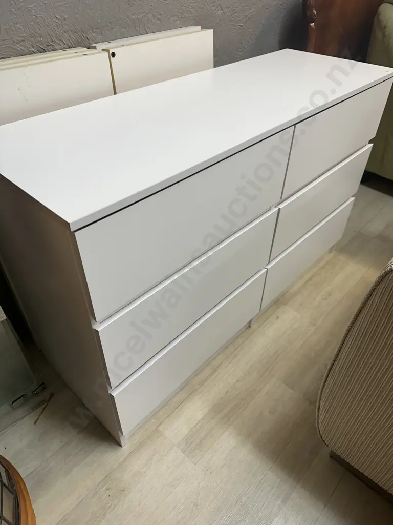 Modernist White Six Drawer Lowboy H72,W115,D40cm. Image 1++