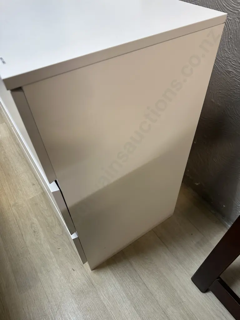 Modernist White Six Drawer Lowboy H72,W115,D40cm. Image 1++