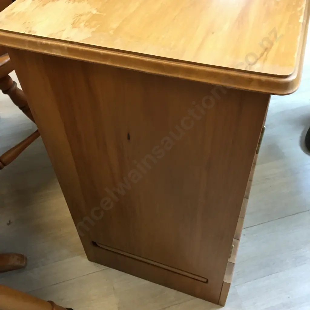 Rimu TV Stand, 2 Leadlight Doors, Swivel Out Speaker Stand Each Side, Bevelled Detail At Top. H71 W89 D39cm Image 1++