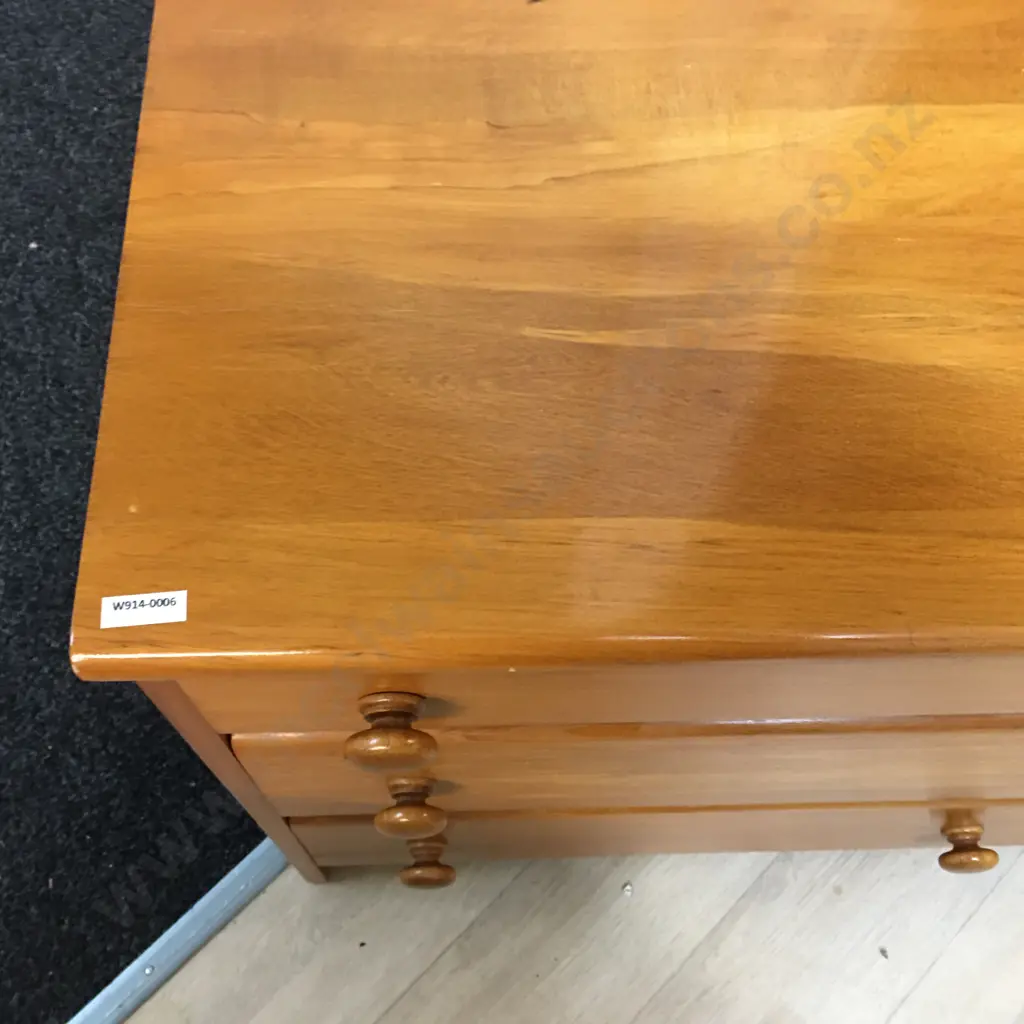 Rimu 6 Drawer Lowboy With Colonial Knob Handles. H62 W119 D37cm Image 1++