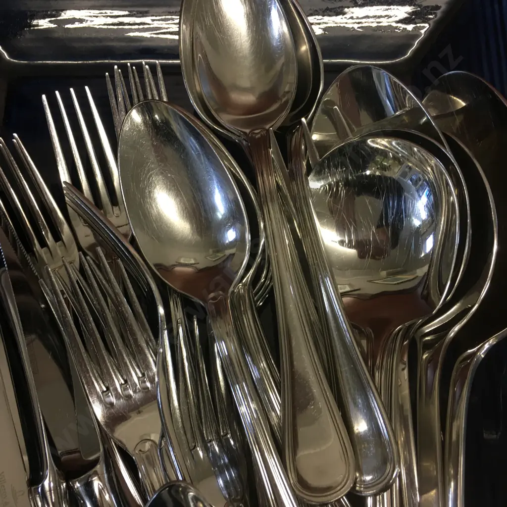 Villery & Boch Cutlery, Serving Spoons On Freedom Rectangular Blue Serving Dish Image 1++