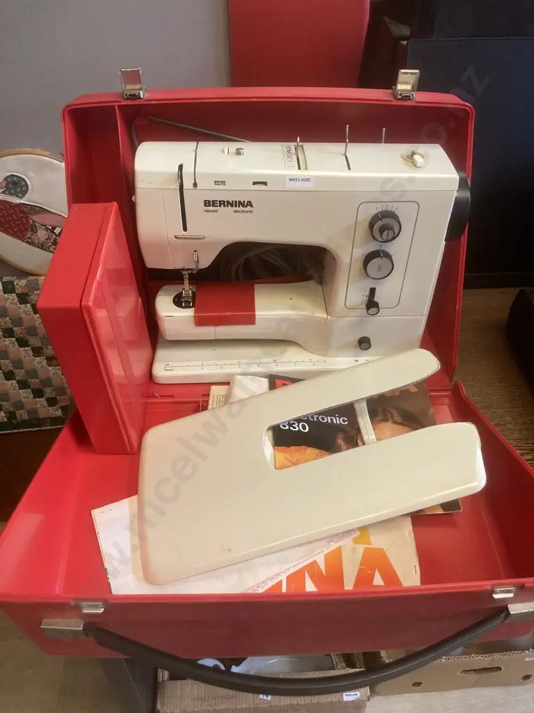 Bernina 830 Record Electronic Sewing Machine Made In Switzerland, 21120174 Image 1++