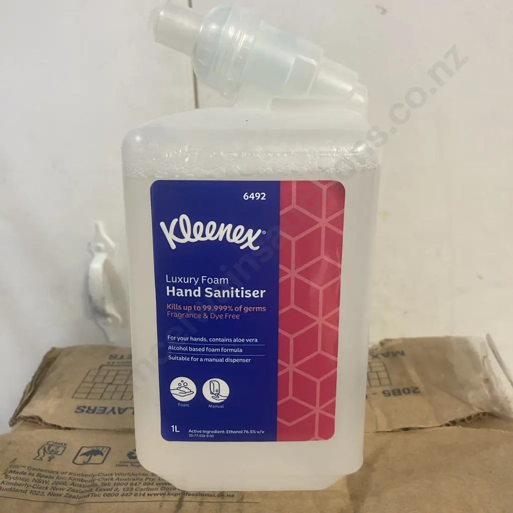 Kleenex Luxury Foam Hand Sanitiser, Alcohol Foam Hand Sanitiser, 12 x 1 Litres Image 1++
